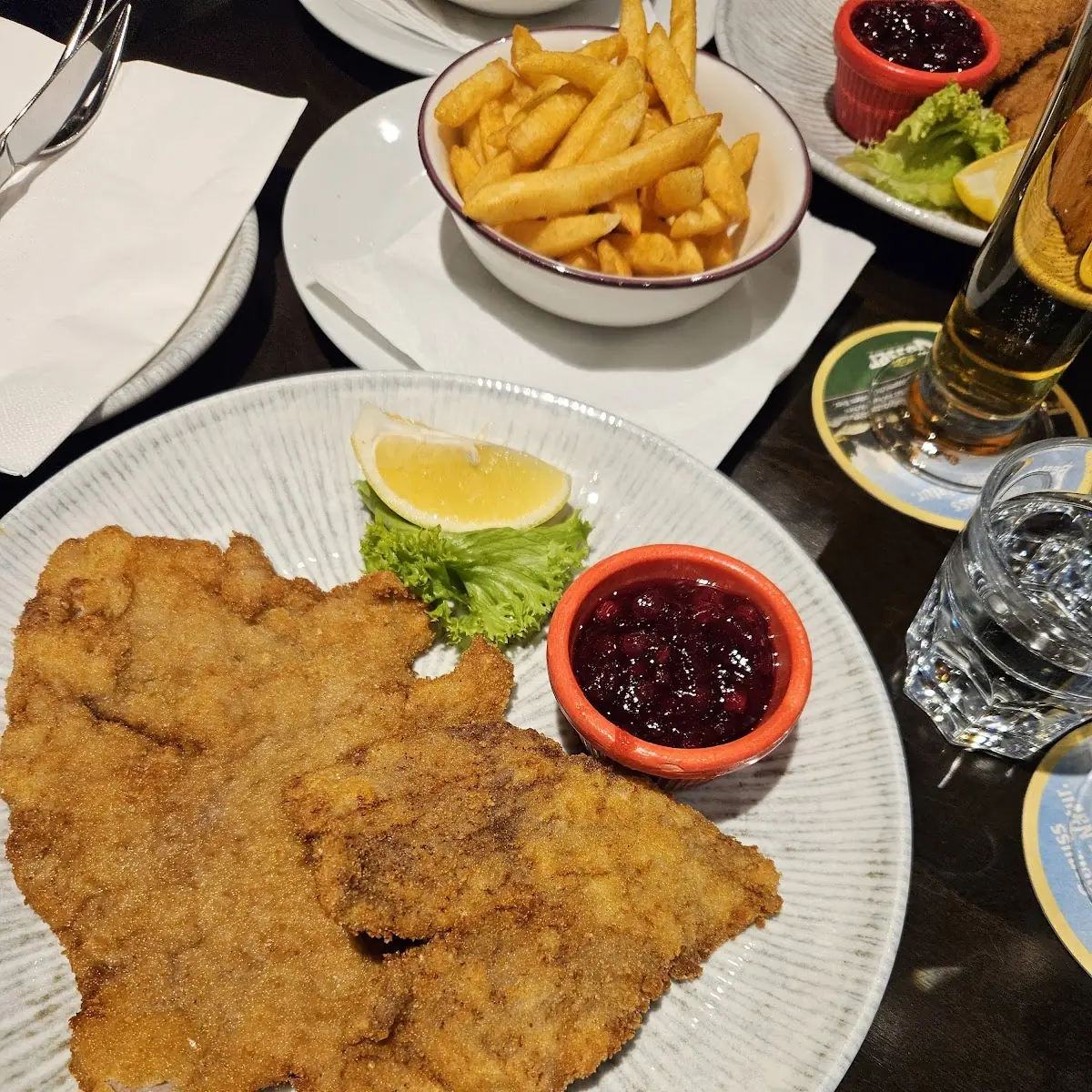 Wiener Schnitzel Vom Kalb Mit Bratkartoffeln