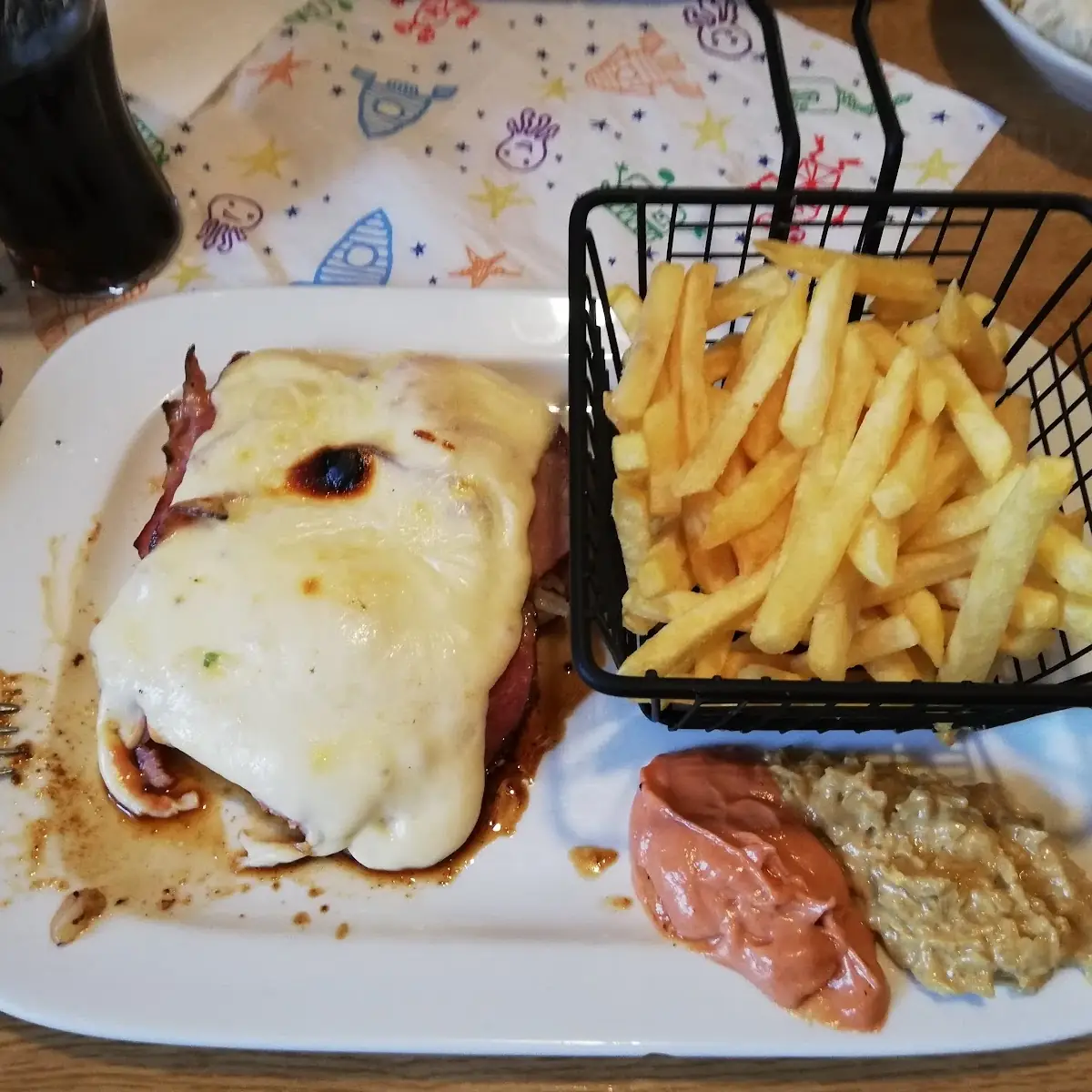 Käseschnitzel Mit Geselchem Zwiebel Und Käse