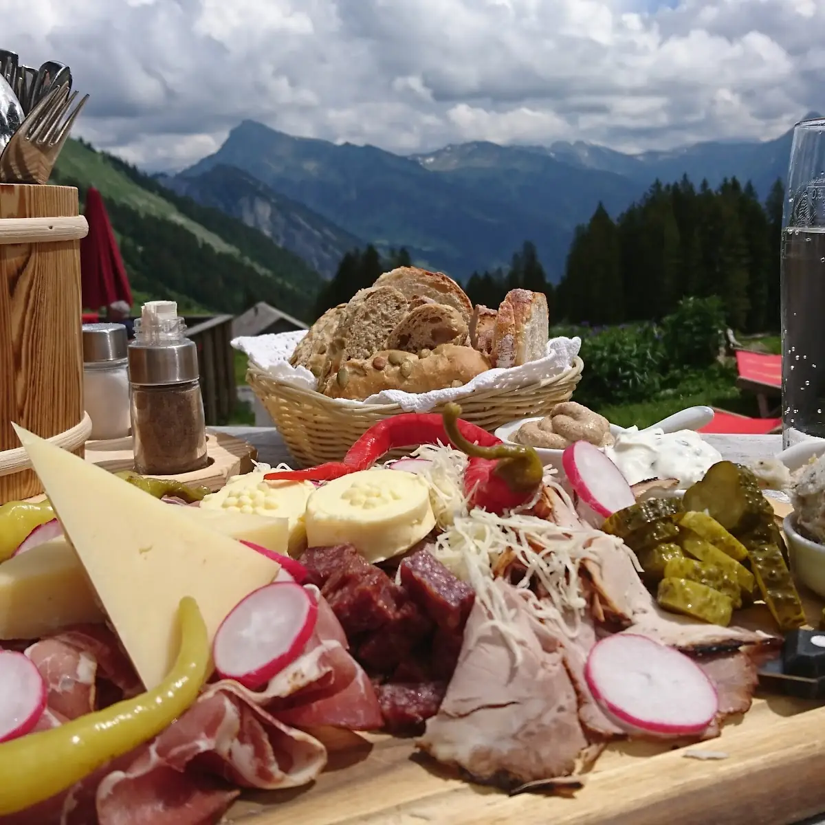 Bretteljause Mit Brot