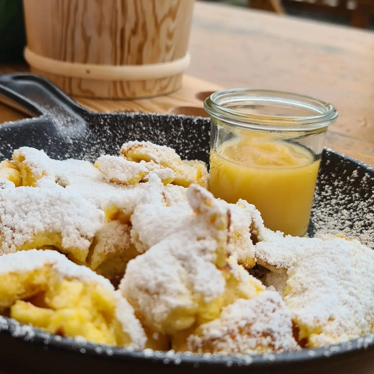 Kaiserschmarren Geheimtipp Mit Apfelmus Oder Hausgemachten Preiselbeeren