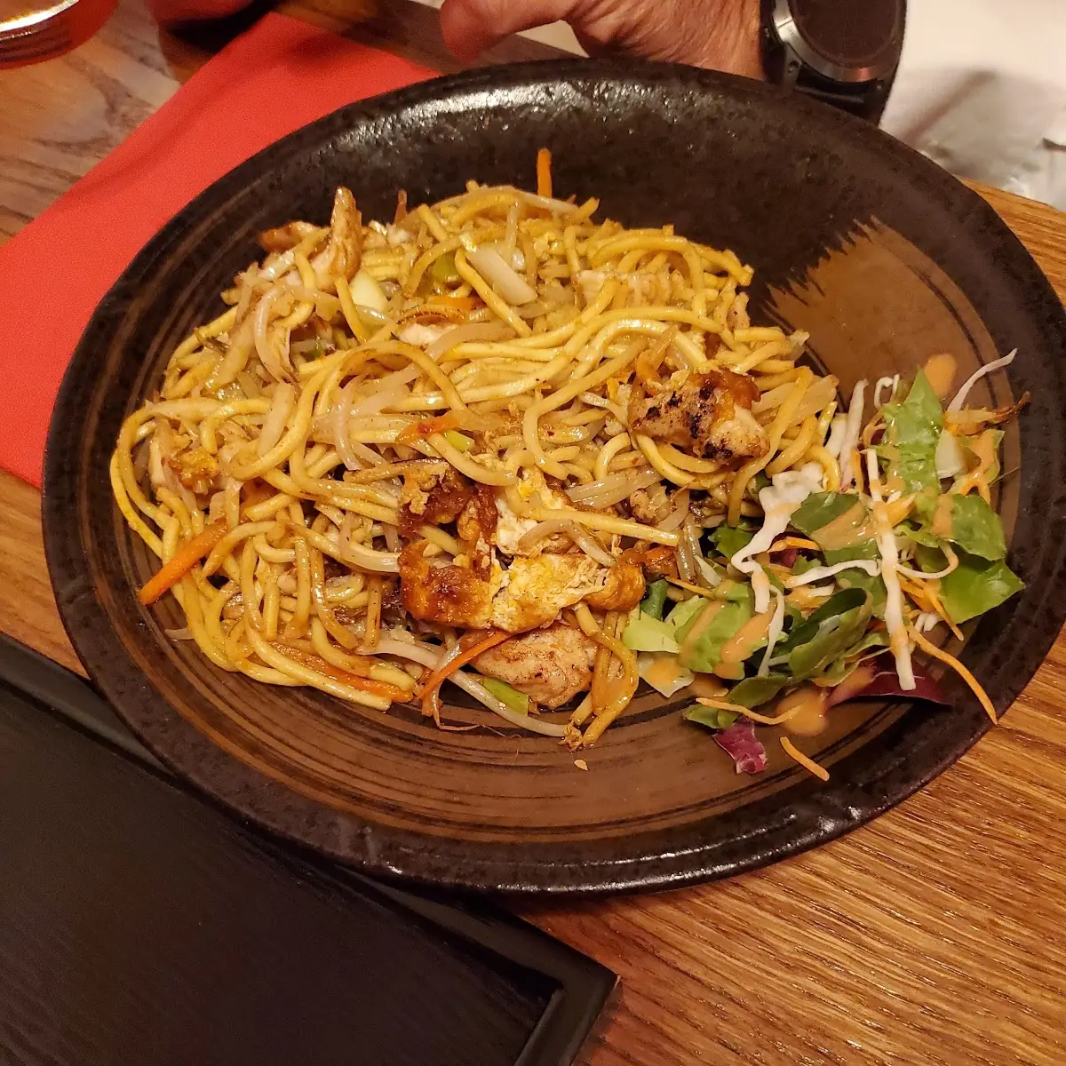 Gebratene Nudeln Mit Hühnchen