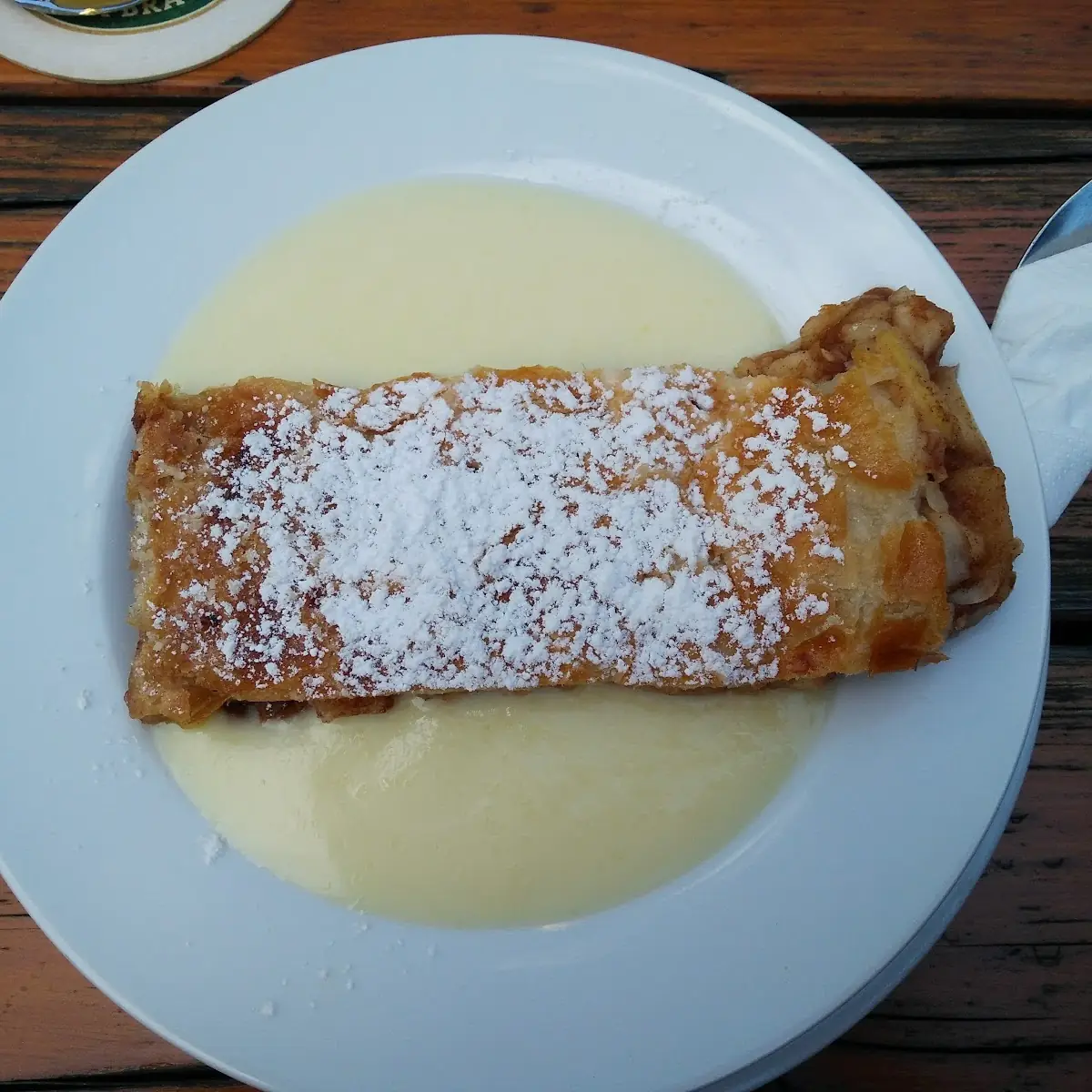Apfelstrudel Mit Vanillesauce