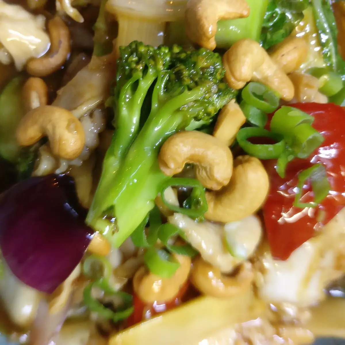 Gebratenes Hühnerfleisch Mit Cashewnüssen