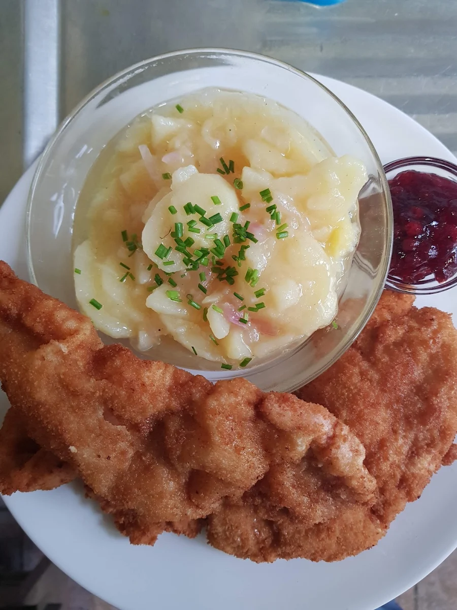 Gebackenes Surschnitzerl Mit Erdäpfelsalat