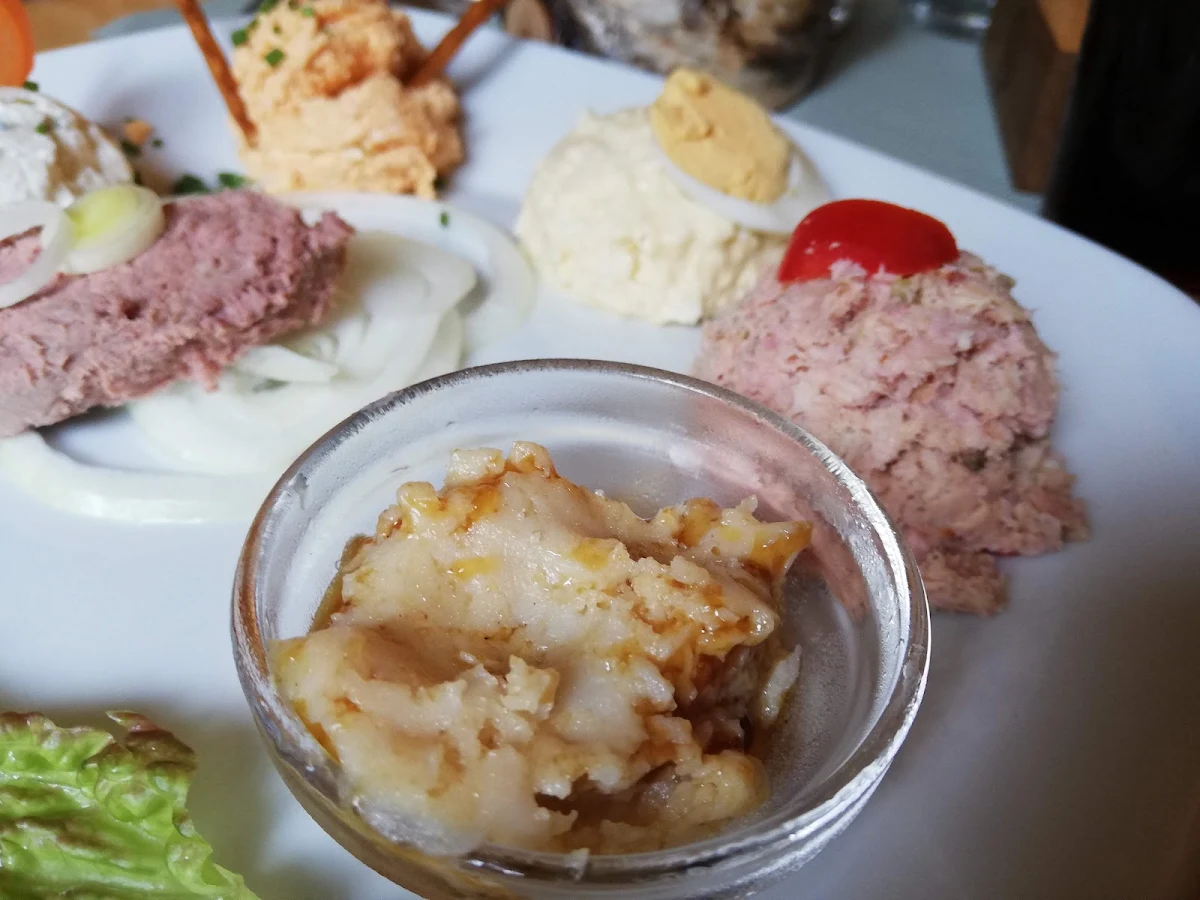 Aufstrichteller Mit Braten Fett Bradlfettn