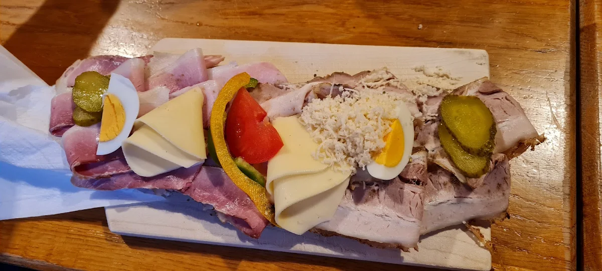 Gemischtes Belegtes Brot