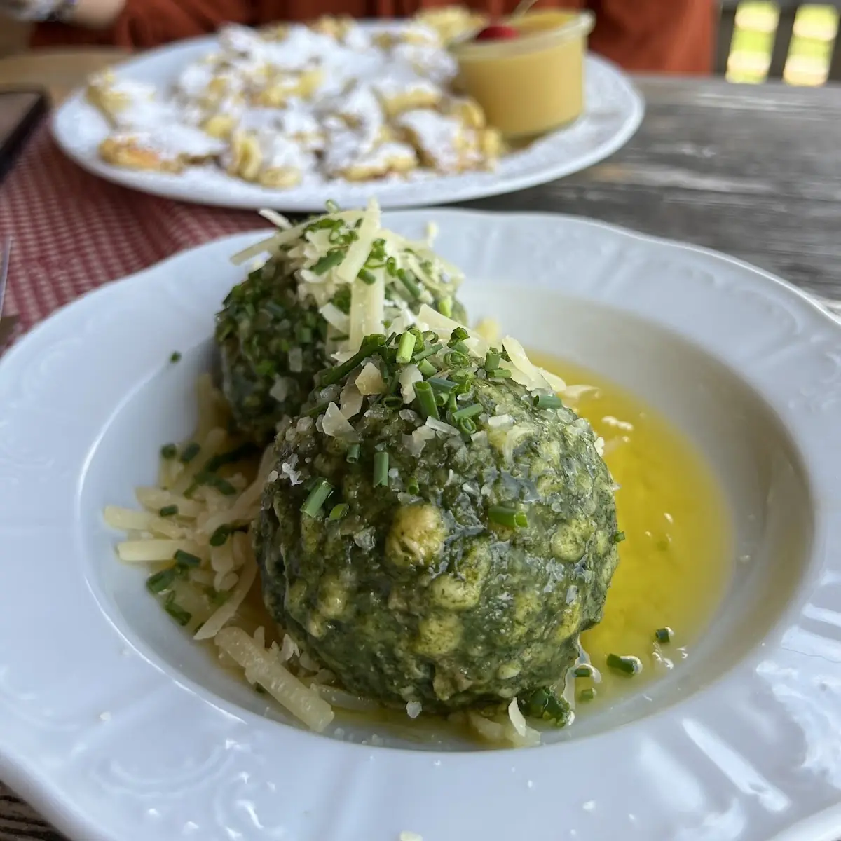 Spinatknödel Mit Zerlassener Butter