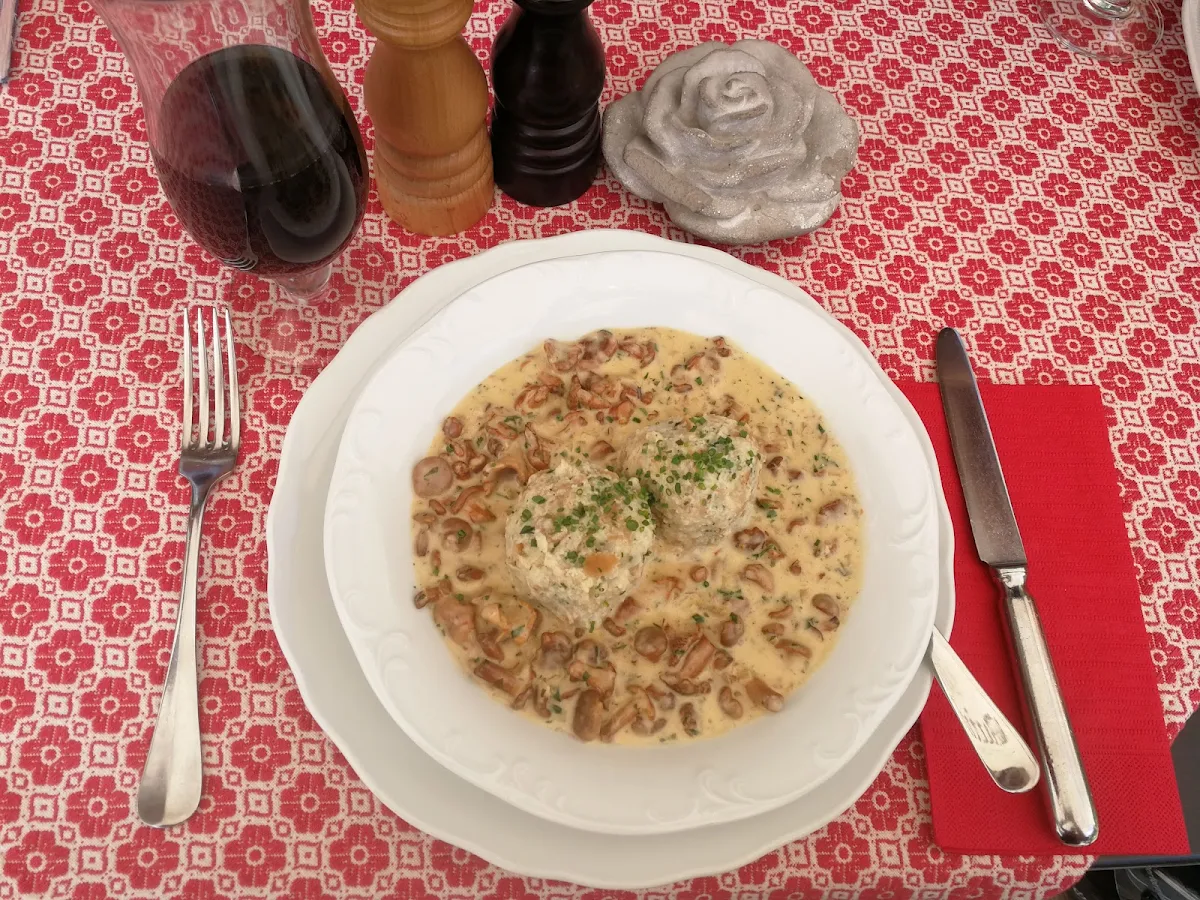 Semmelknödel Mit Rahmschwammerl
