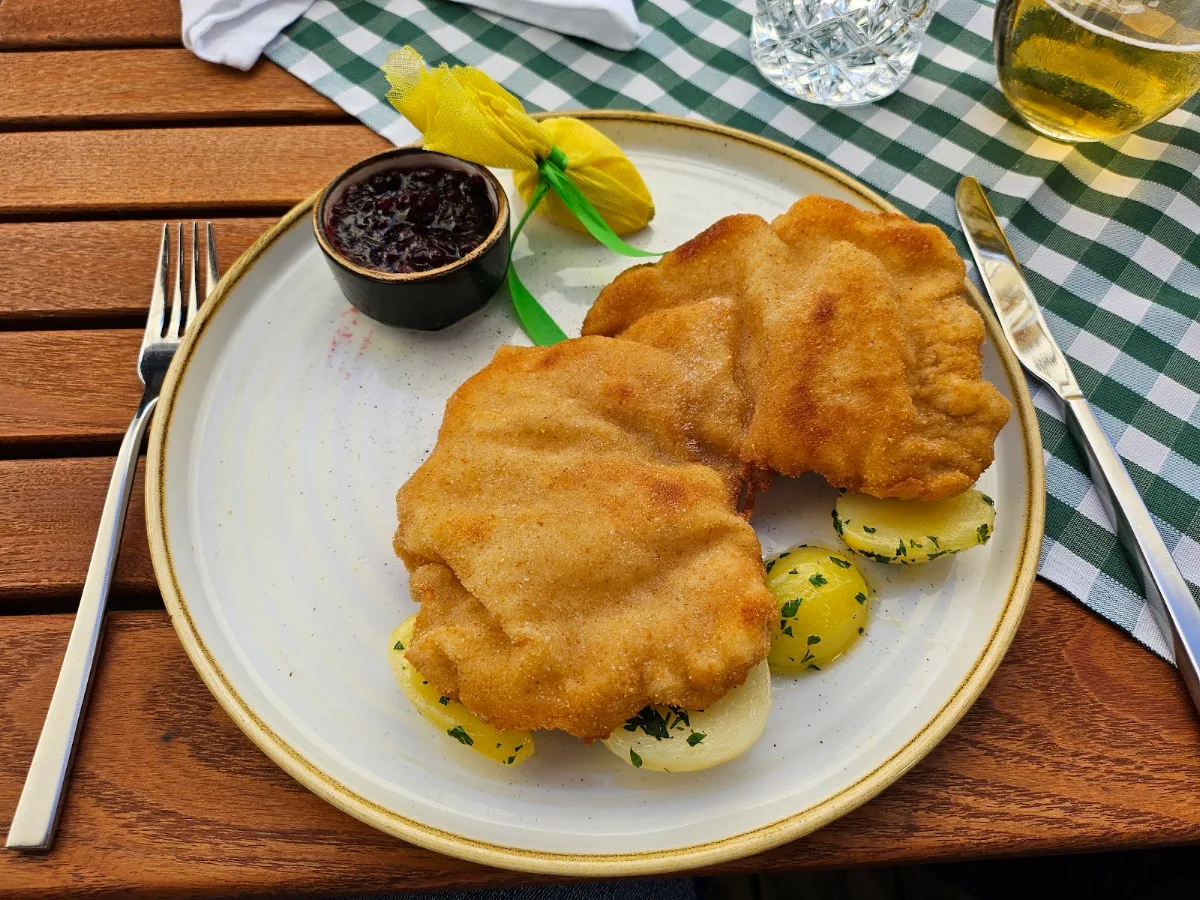Wiener Schnitzel Vom Tiroler Kalb Mit Petersilienkartoffel