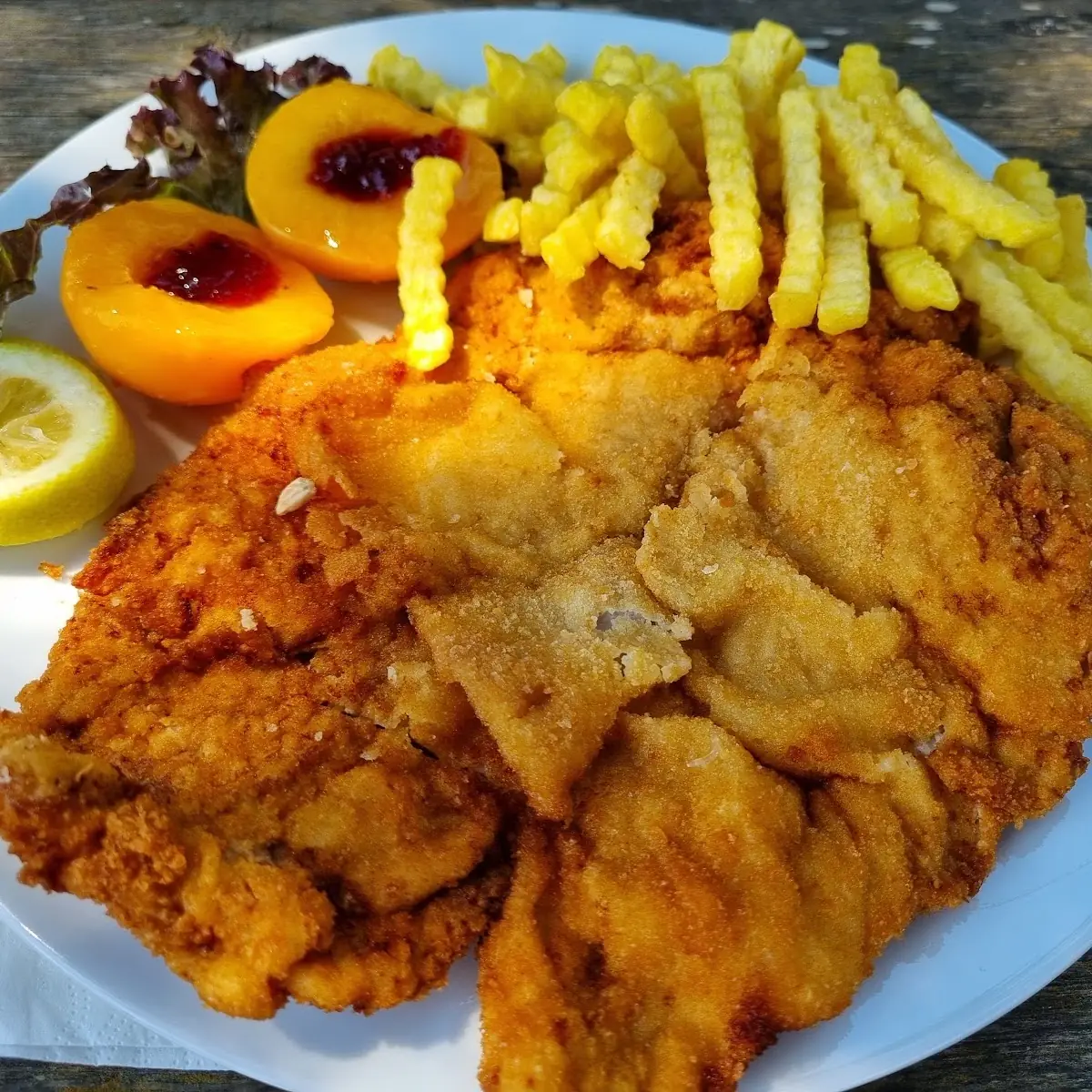 Schnitzel Wiener Art Mit Pommes