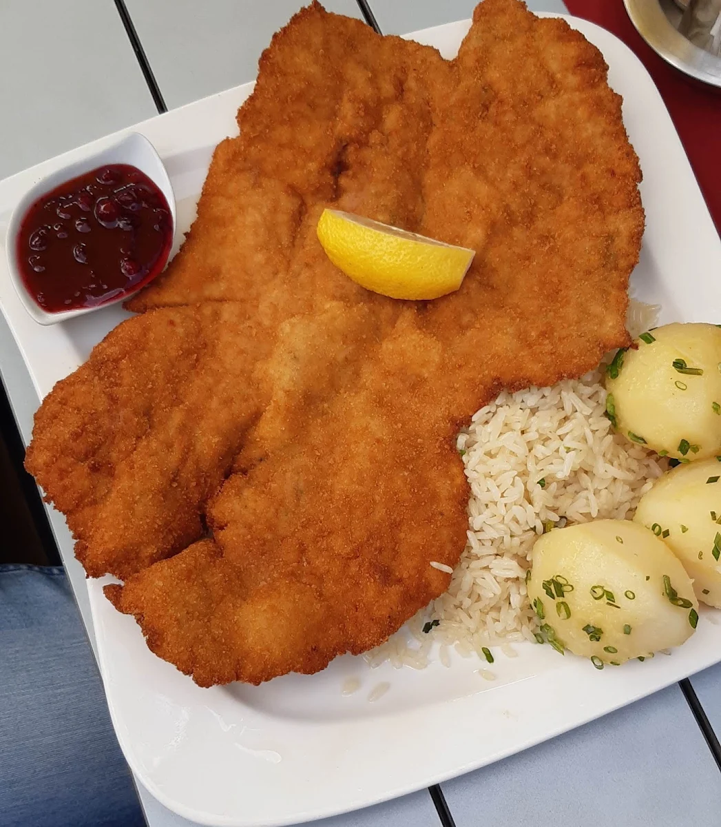 Wiener Schnitzel Mit Pommes