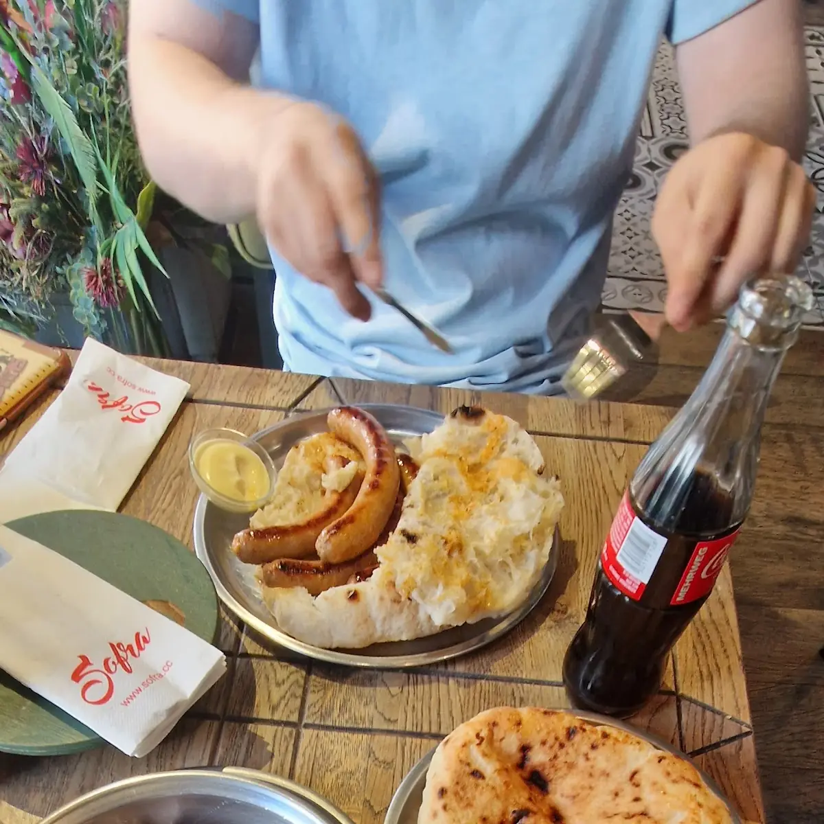 Cevapi U Kajmaku