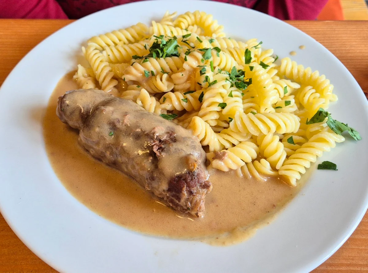 Rindsroulade Mit Spiralnudeln
