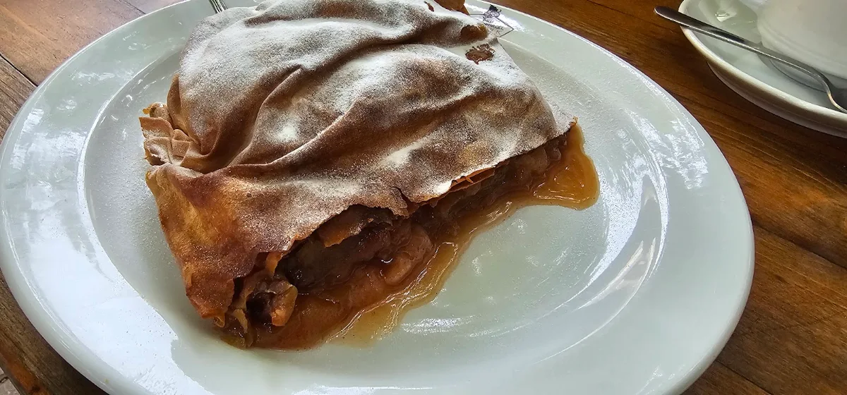 Apfelstrudel