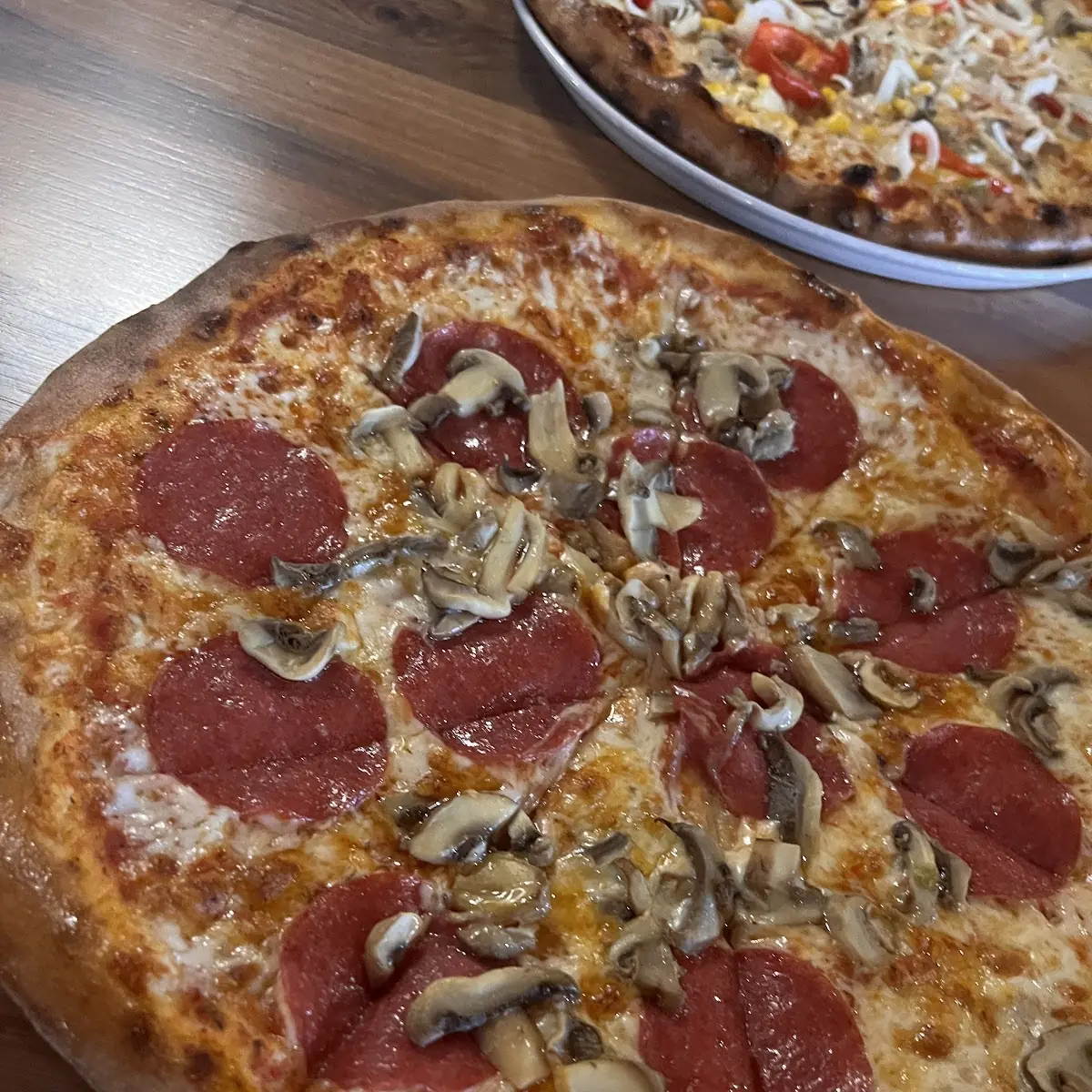 Salami Pizza