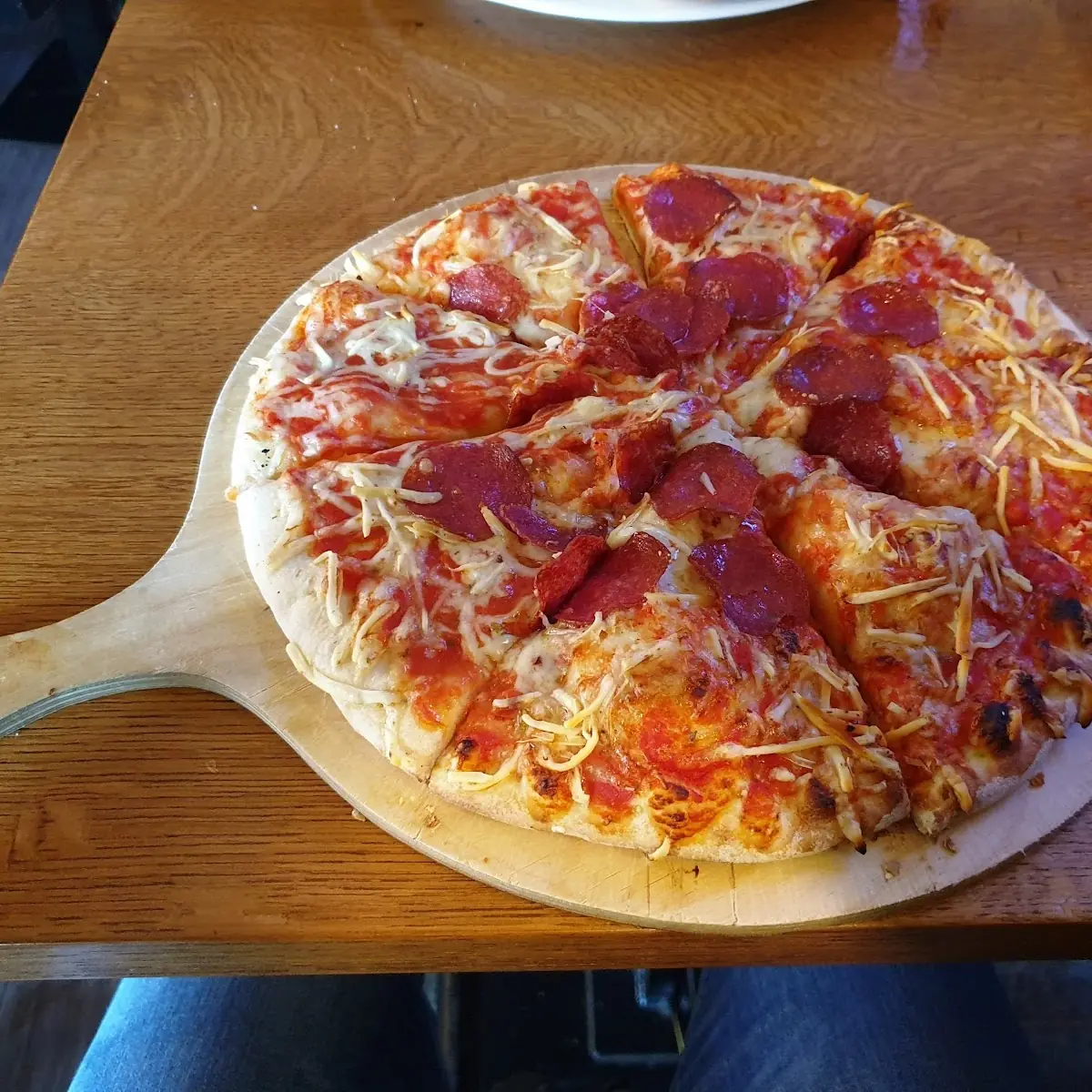 Salami Pizza