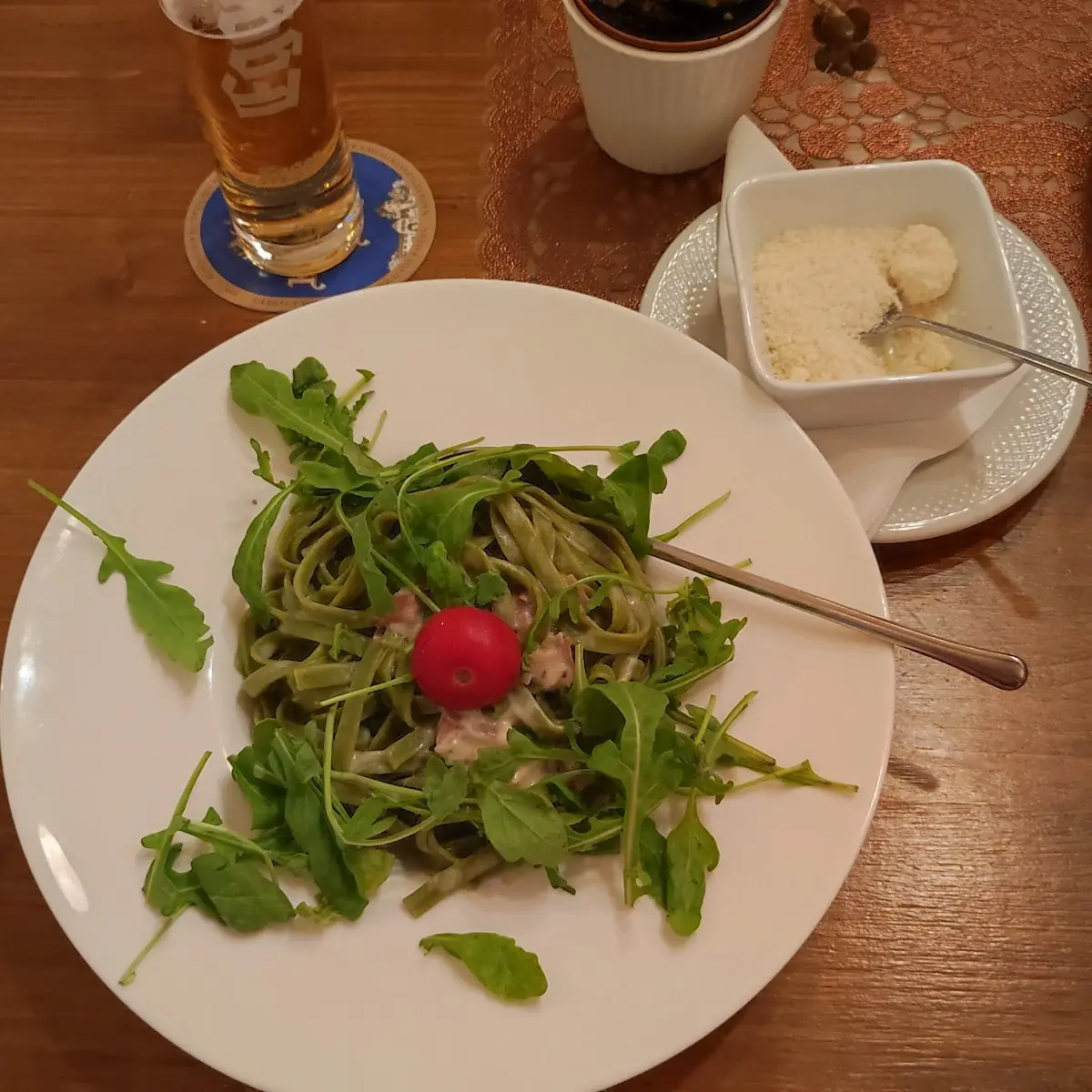 Grüne Tagliatelle Prosciutto E Mozzarella
