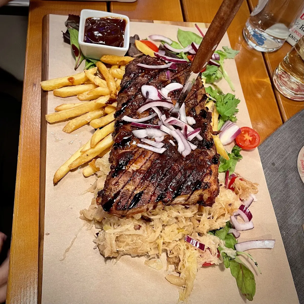 Gegrillte Rippchen Mit Dunklem Bier Glasiert