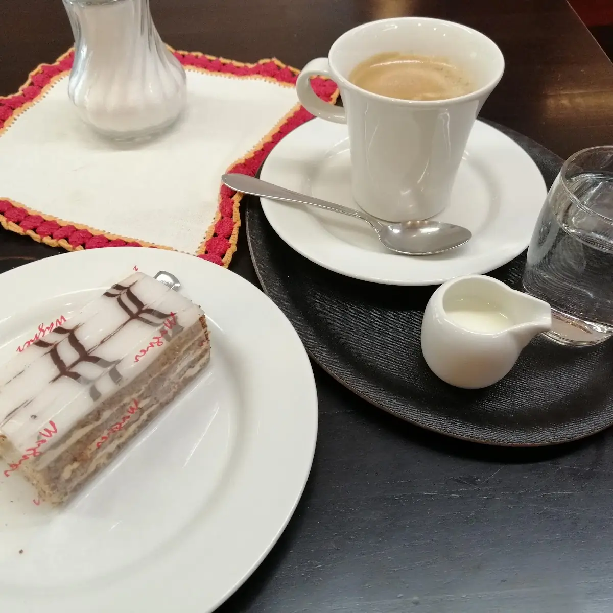 Esterhazy Mit Cappuccino