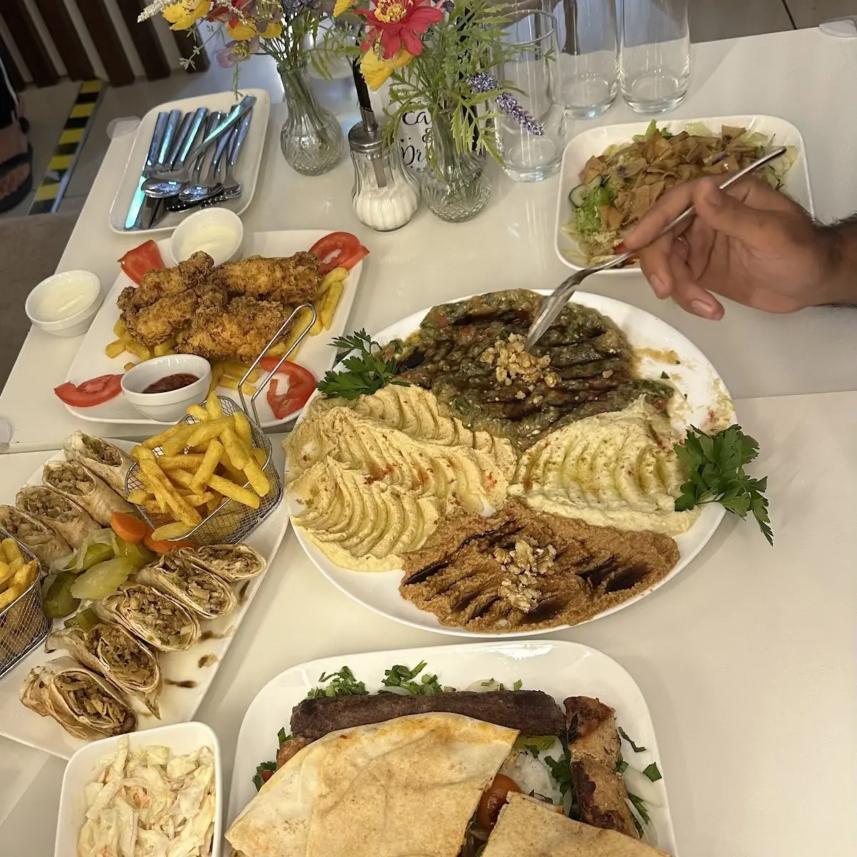 المشاوي بكل اصنفاها الشاورما السورية حمص