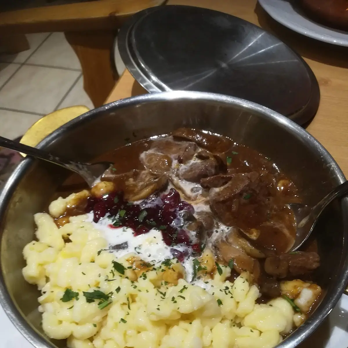 Hirschpfeffer Mit Spätzle