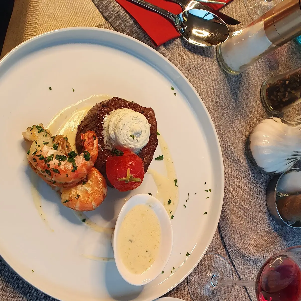 Surf & Turf - Rinderfilet Und Garnelen Mit Limettensoße