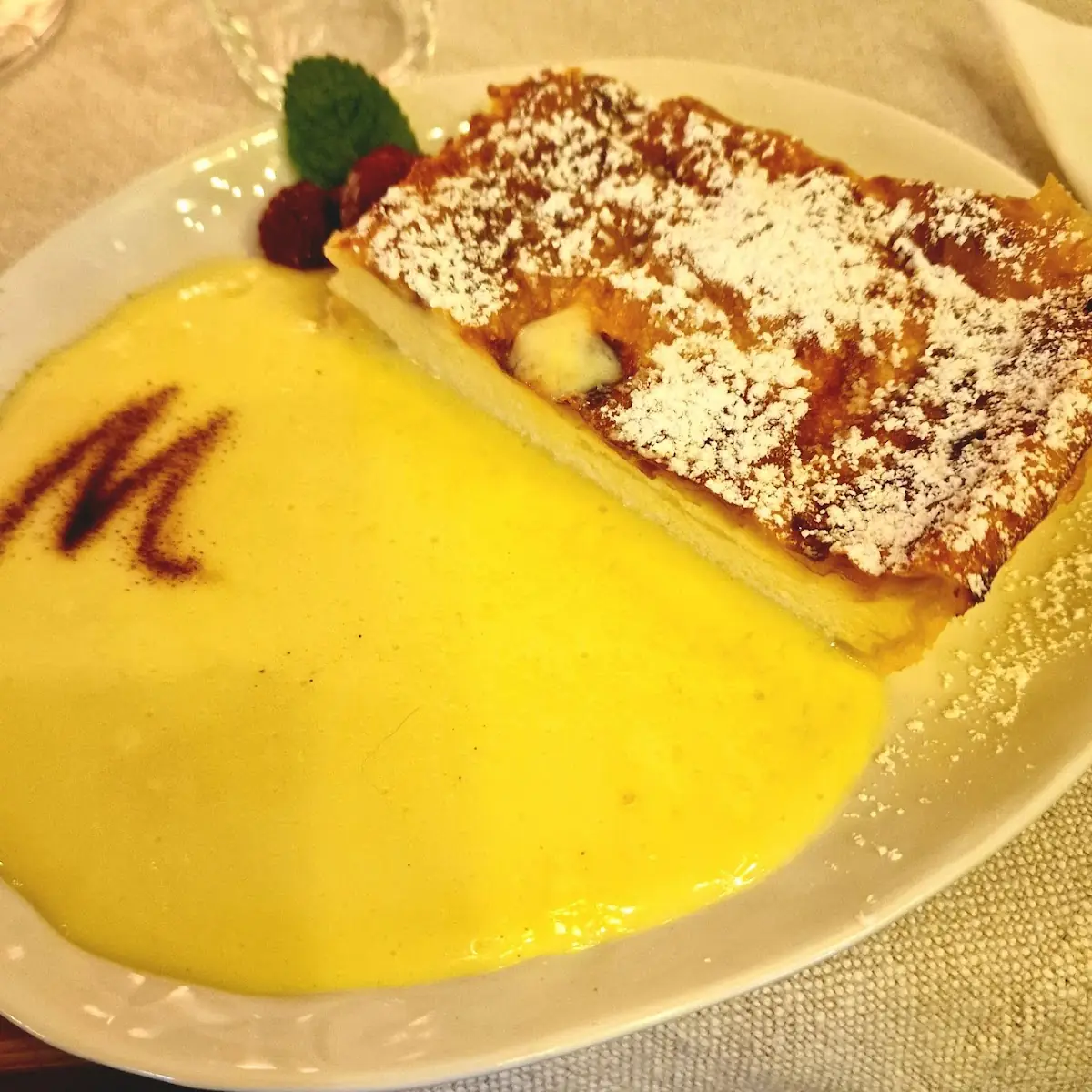Milchrahmstrudel Mit Vanillesauce