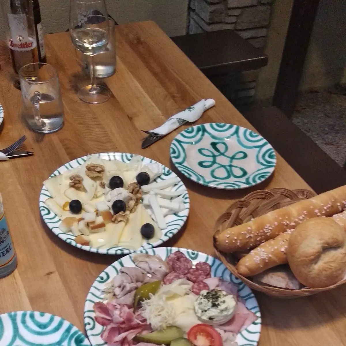 Ποικιλίεσ Κρέασ Τυρια