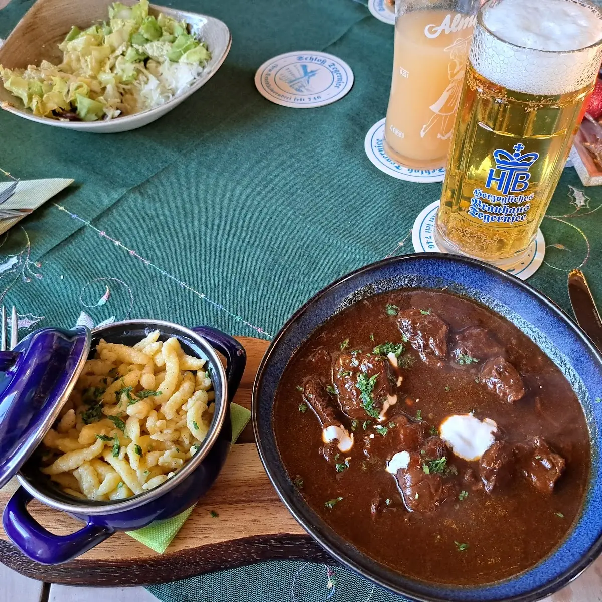Hirschgulasch Mit Spätzle