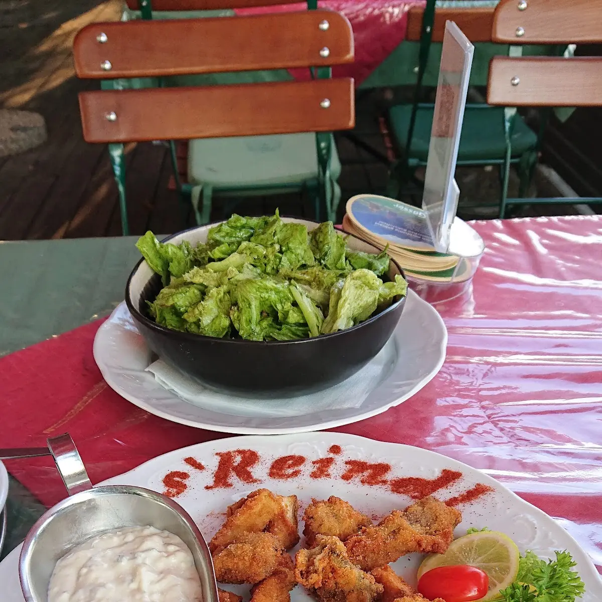 Gebackene Steinpilze Mit Grünem Salat