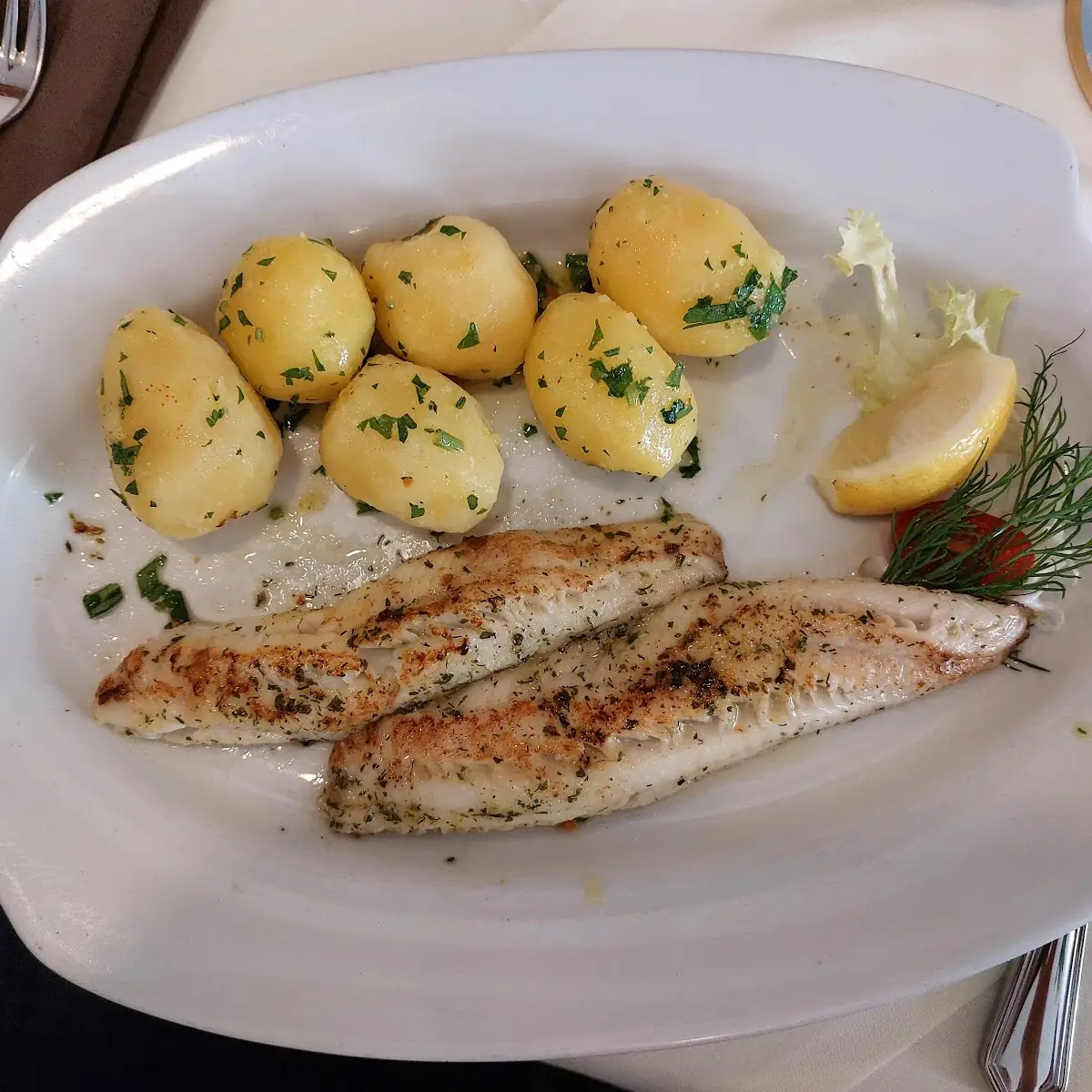 Zander Müllerin Art Mit Petersilie Kartoffeln