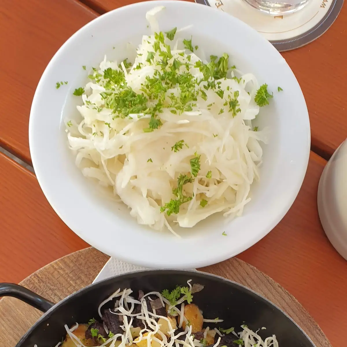 Blunzengröstel Mit Krautsalat