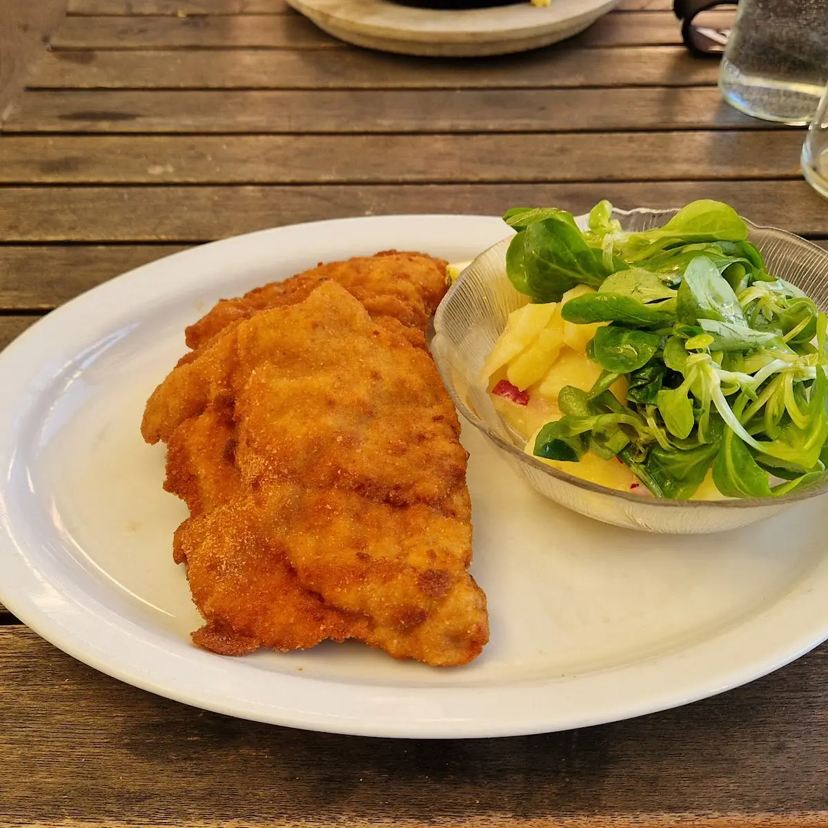 Fisch Und Schnitzel Mit Bier