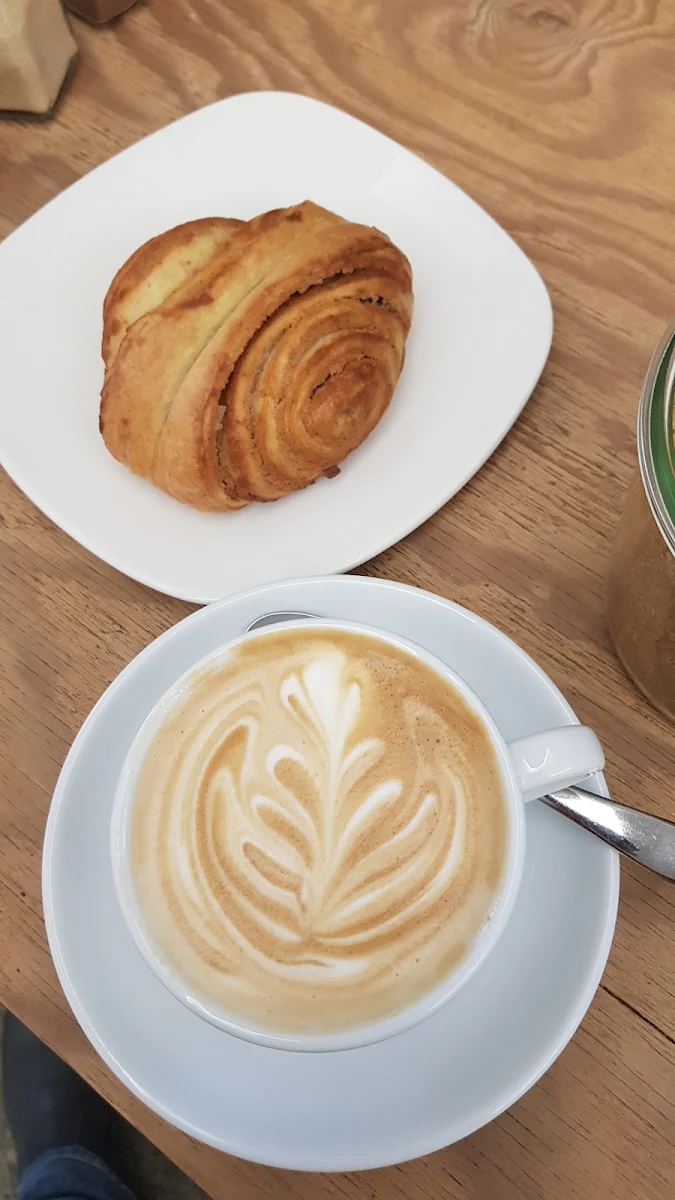 Capuccino Mit Süßgebäck