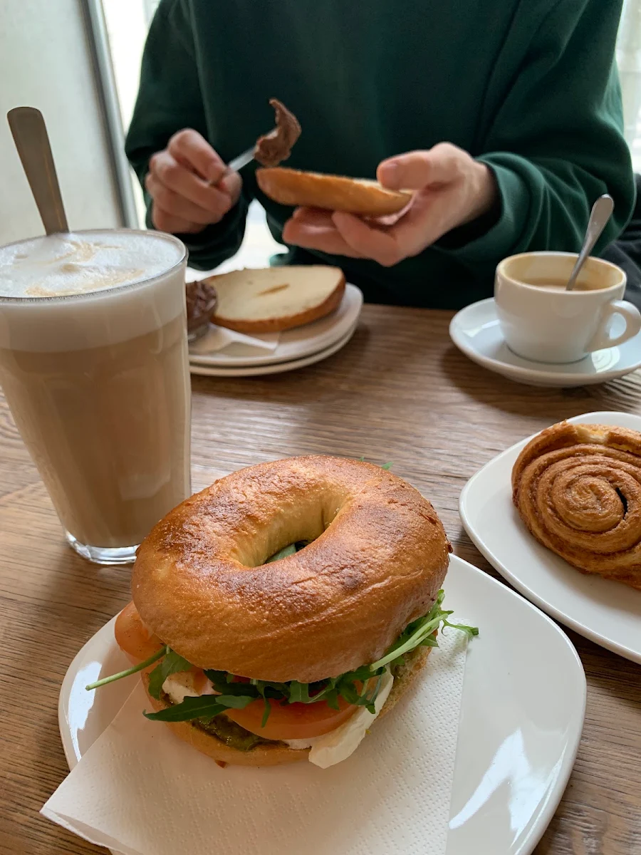 Tomaten Mozzarella Bagel