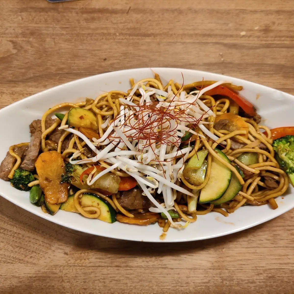 Gebratene Nudeln Mit Rindfleisch