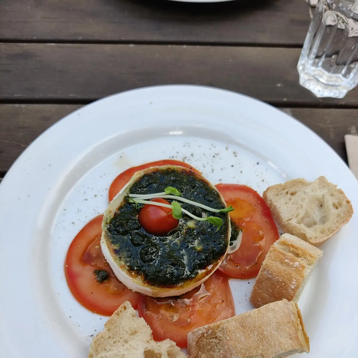 Ziegenkäse Auf Tomatencarpaccio