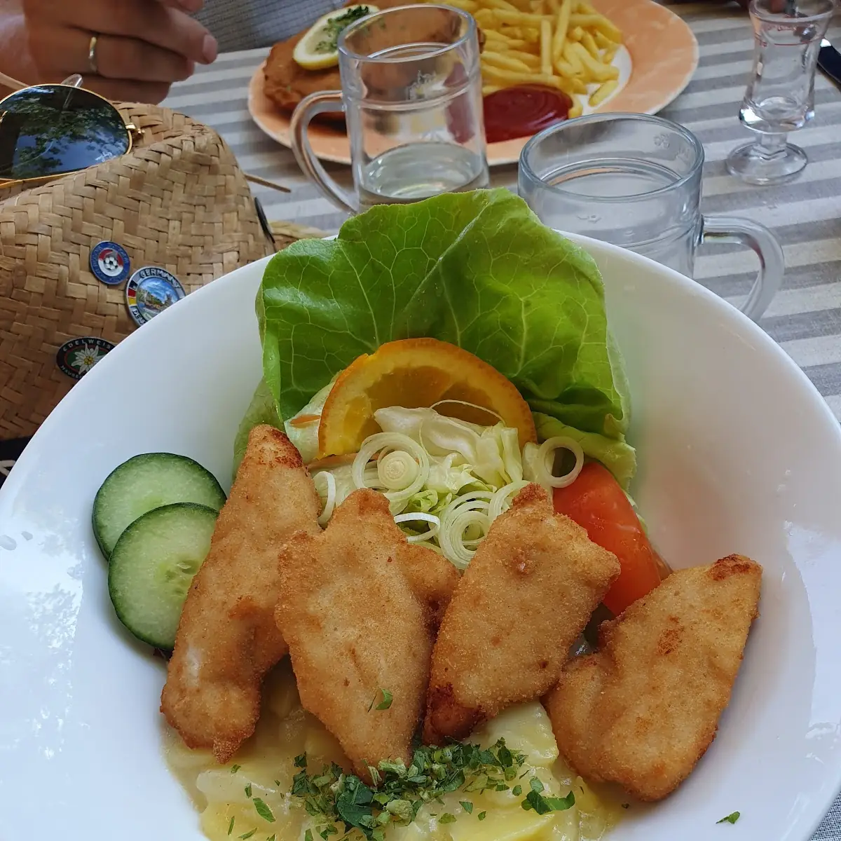Hühnerbrustspitzen Auf Blattsalot