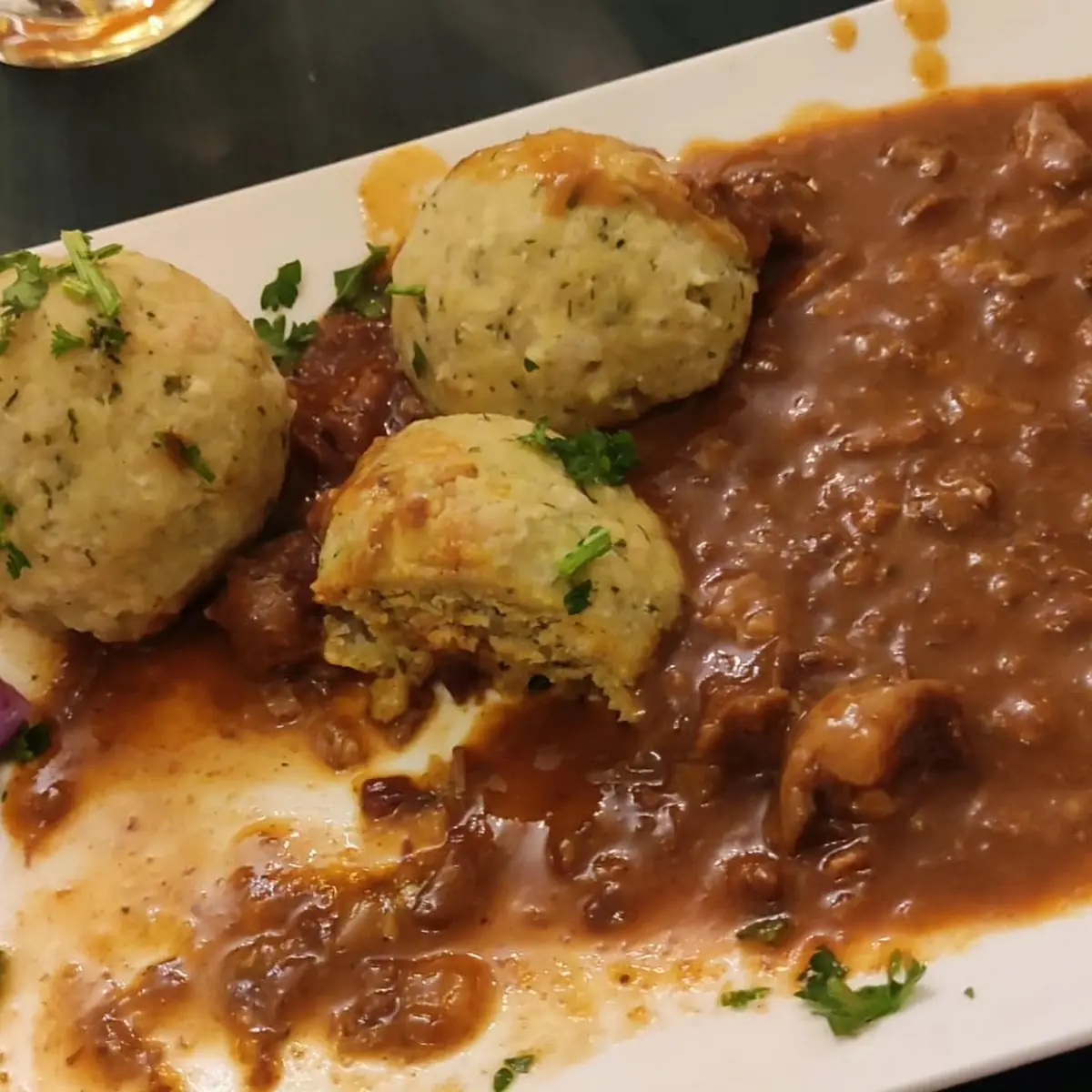 Gulasch Mit Semmelknödel