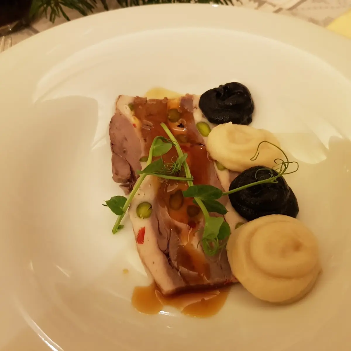 Gepresste Wildhasenkeule An Karottenvariation