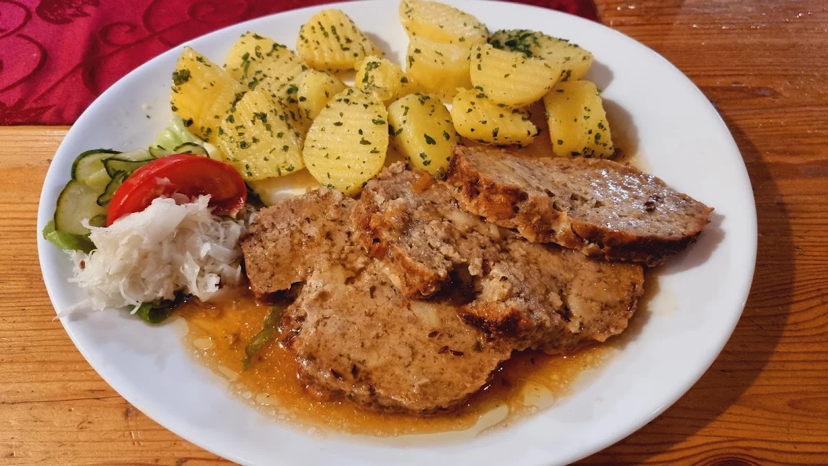 Faschisten Braten Mit Petersiliekartoffeln