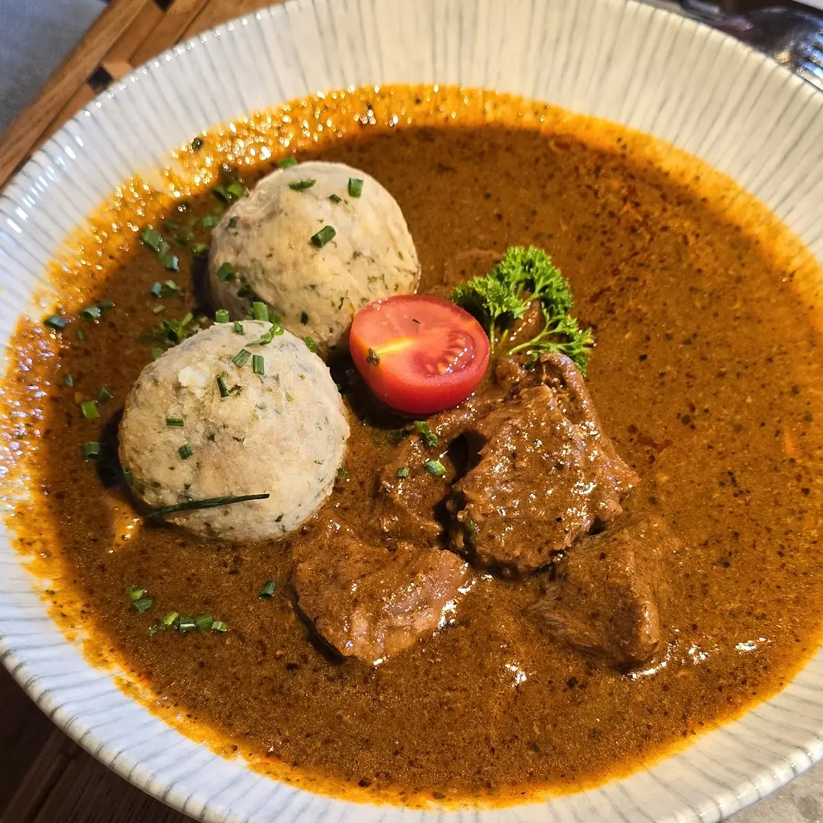 Frastanzer Biergulasch Mit Semmelknödel