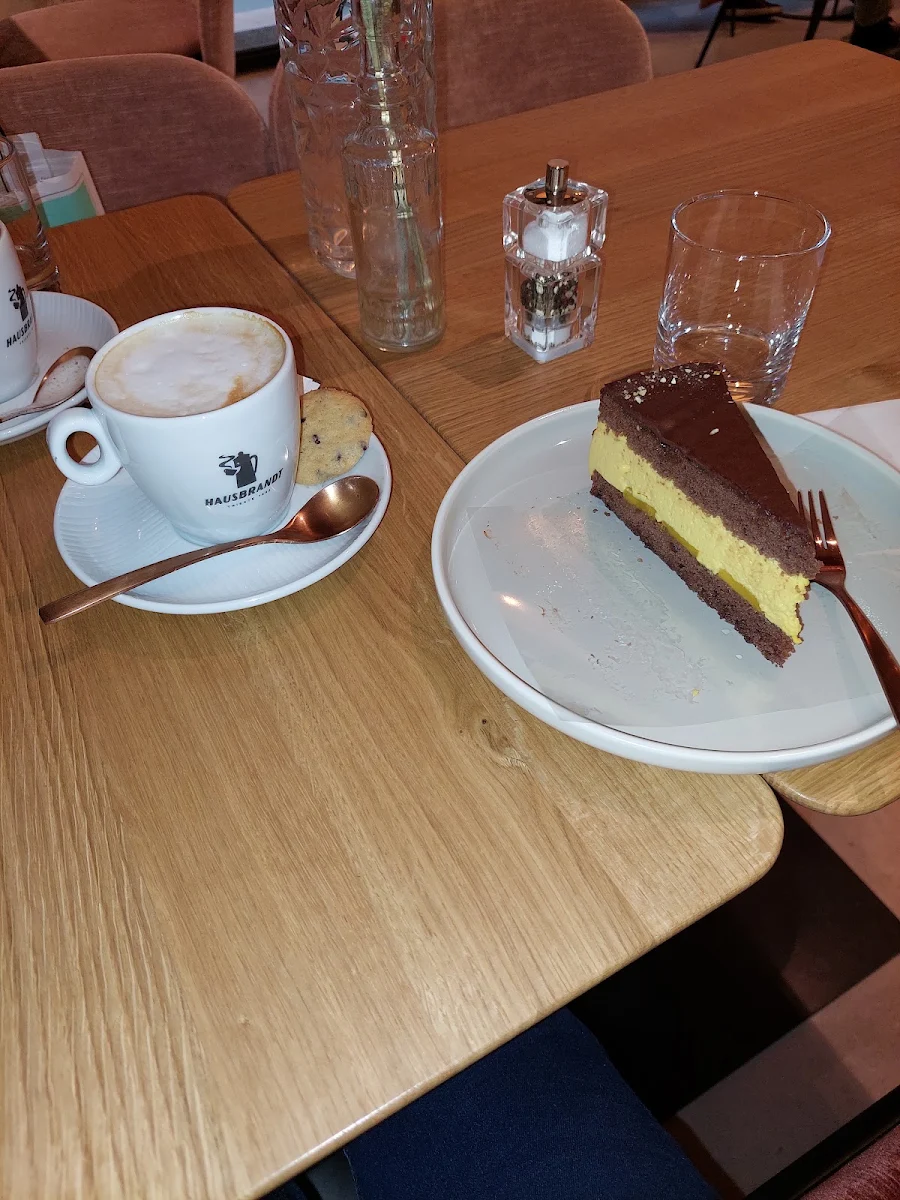 Schoko-mango-torte