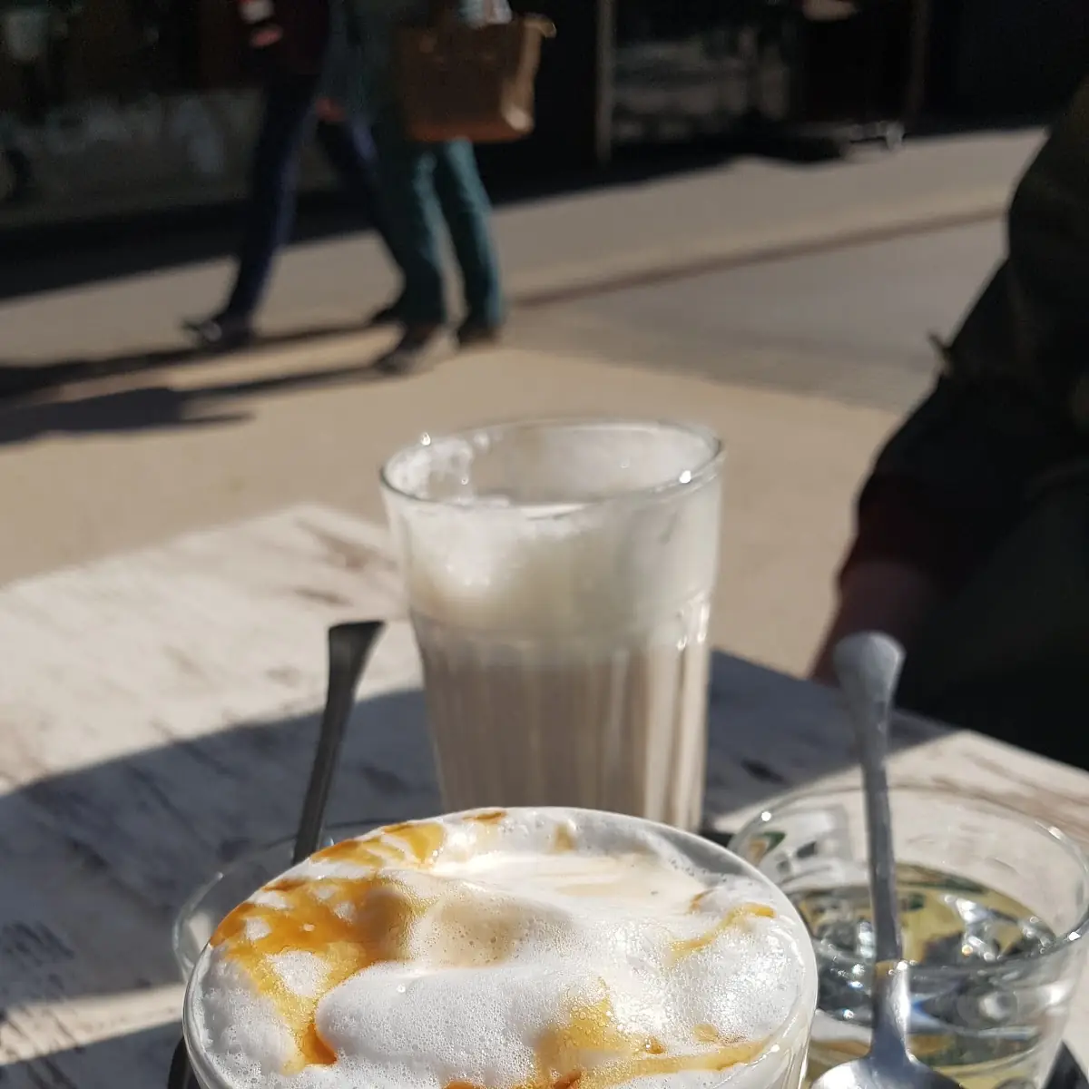 Caramel Macchiato Und Chai Latte