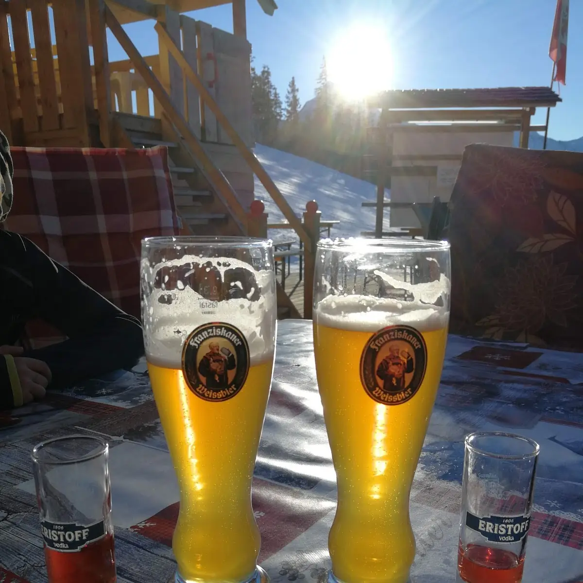 Hefe Weizen Und Zirbenschnaps