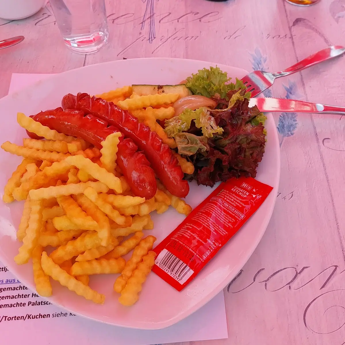 Pommes Mit Wurst