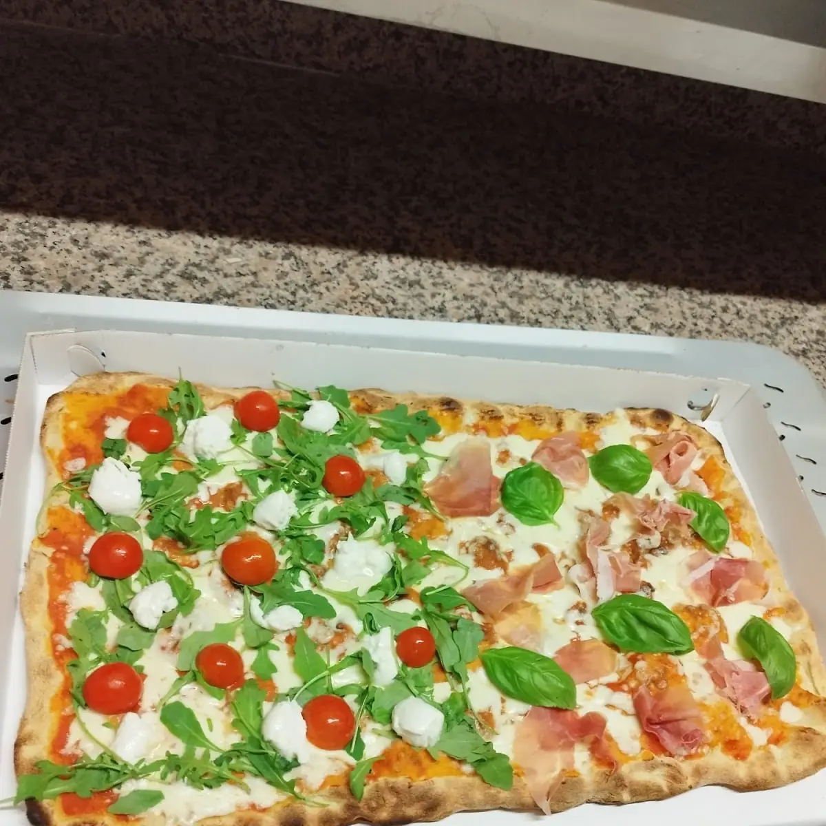 Schaufel Pizza Knusprig Schmeckt Kalt Und Warm