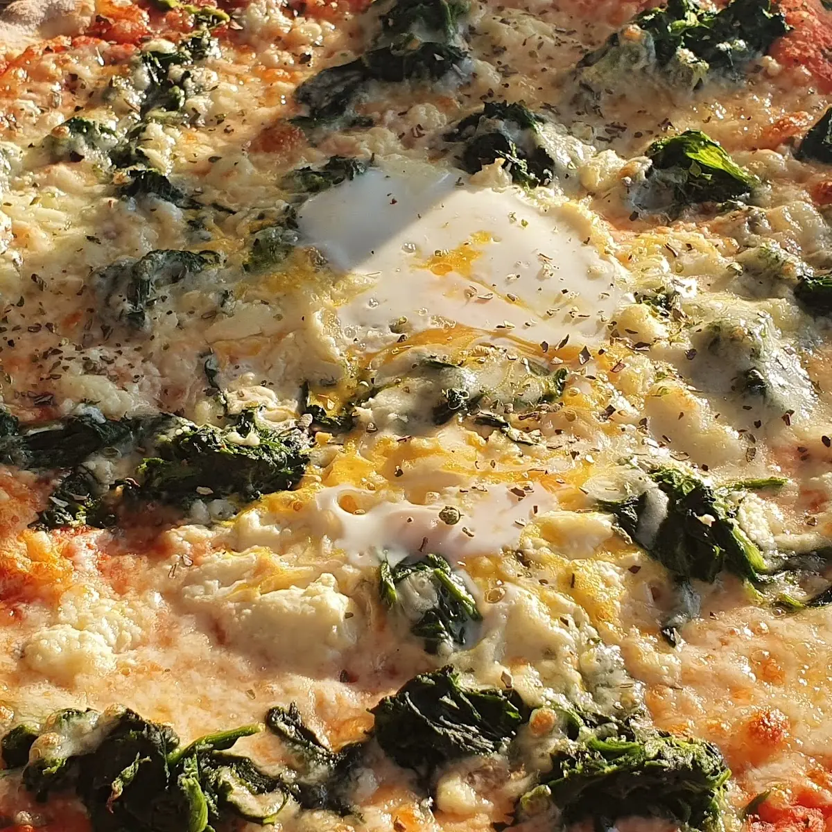 Spinachi Ei Pizza