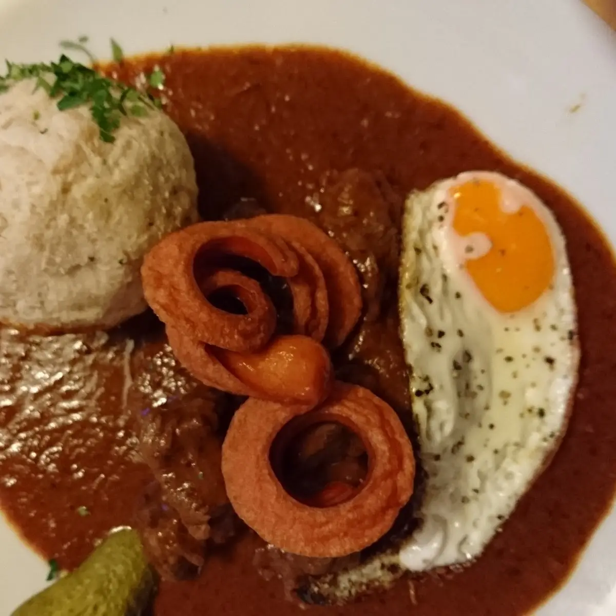 Gulasch Mit Semmelknödel