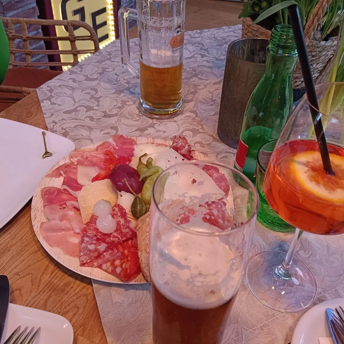 Kleine Italienische Jause Zum Aperol